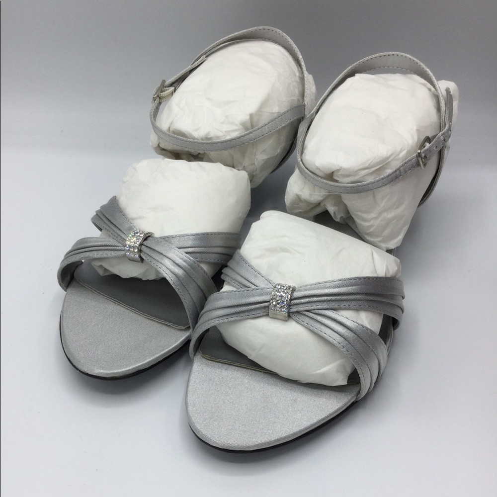 Dyeables Fiesta Silver Satin Dress Sandals 9.5 D